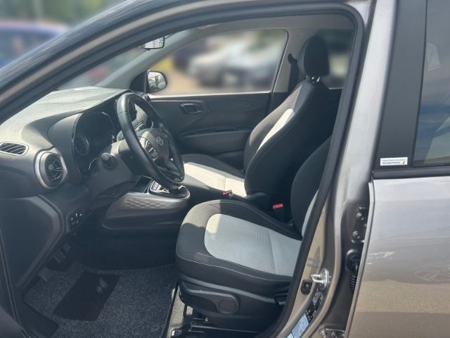 Fahrzeugabbildung Hyundai i10 Style Navi Apple CarPlay Android Auto DAB SH