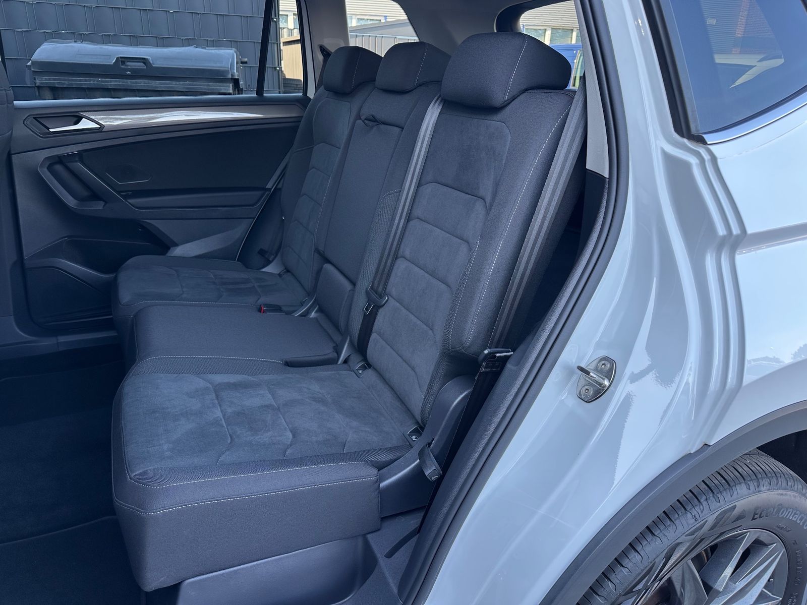 Fahrzeugabbildung Volkswagen Tiguan Allspace 2.0 TDI DSG Life NAV+LED+HUD+SHZ