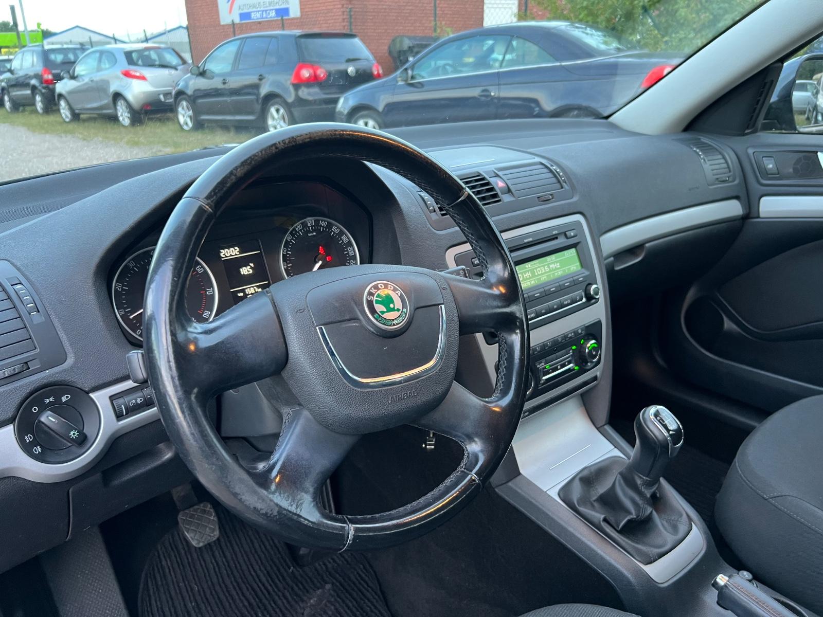 Skoda Octavia 2012 — photo 38
