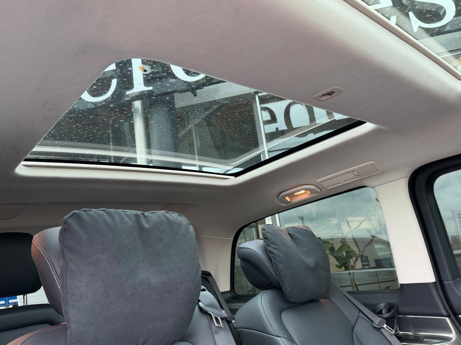 Fahrzeugabbildung Mercedes-Benz V 300 d 4MATIC EXCLUSIVE Luxus-Sitze AHK2,5to