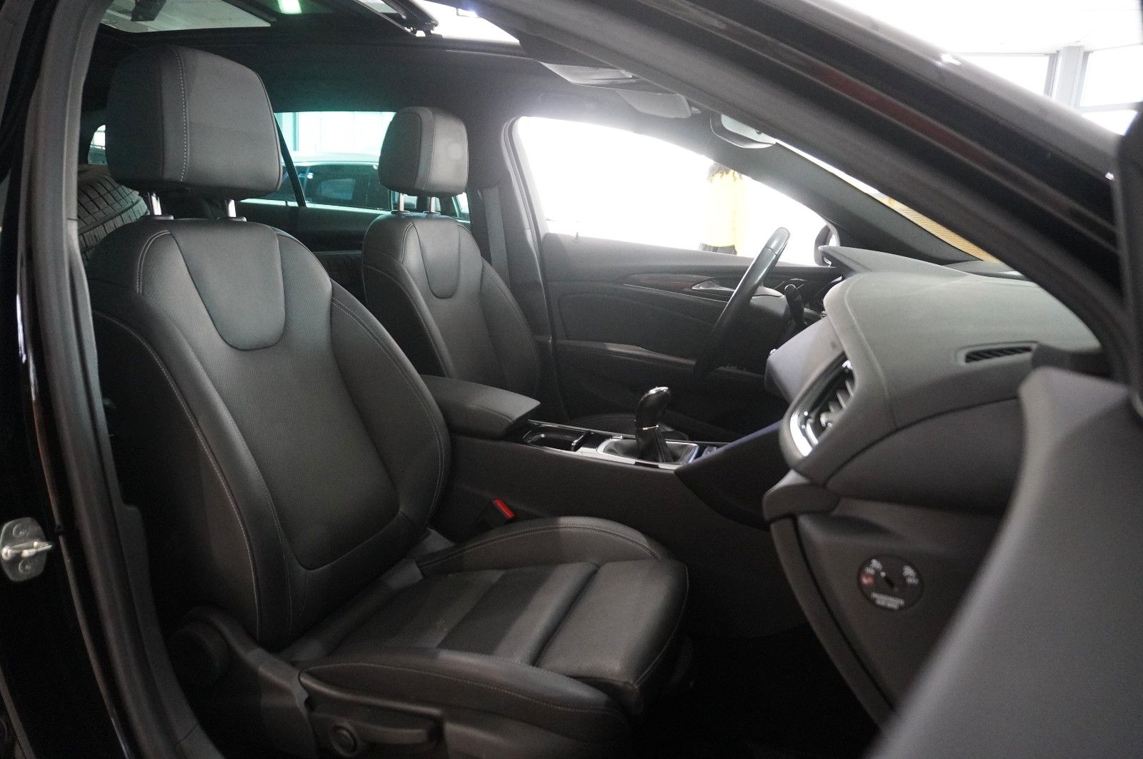 Fahrzeugabbildung Opel Insignia B ST 2.0D ELEGANCE NAVI/LED/KAMERA/PANO