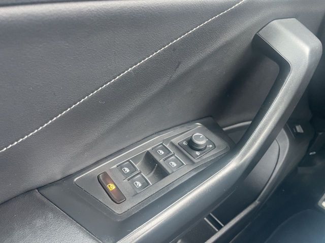 T-Roc 1.5 TSI R-Line OPF (EURO 6d) Navi+AZV+Rear