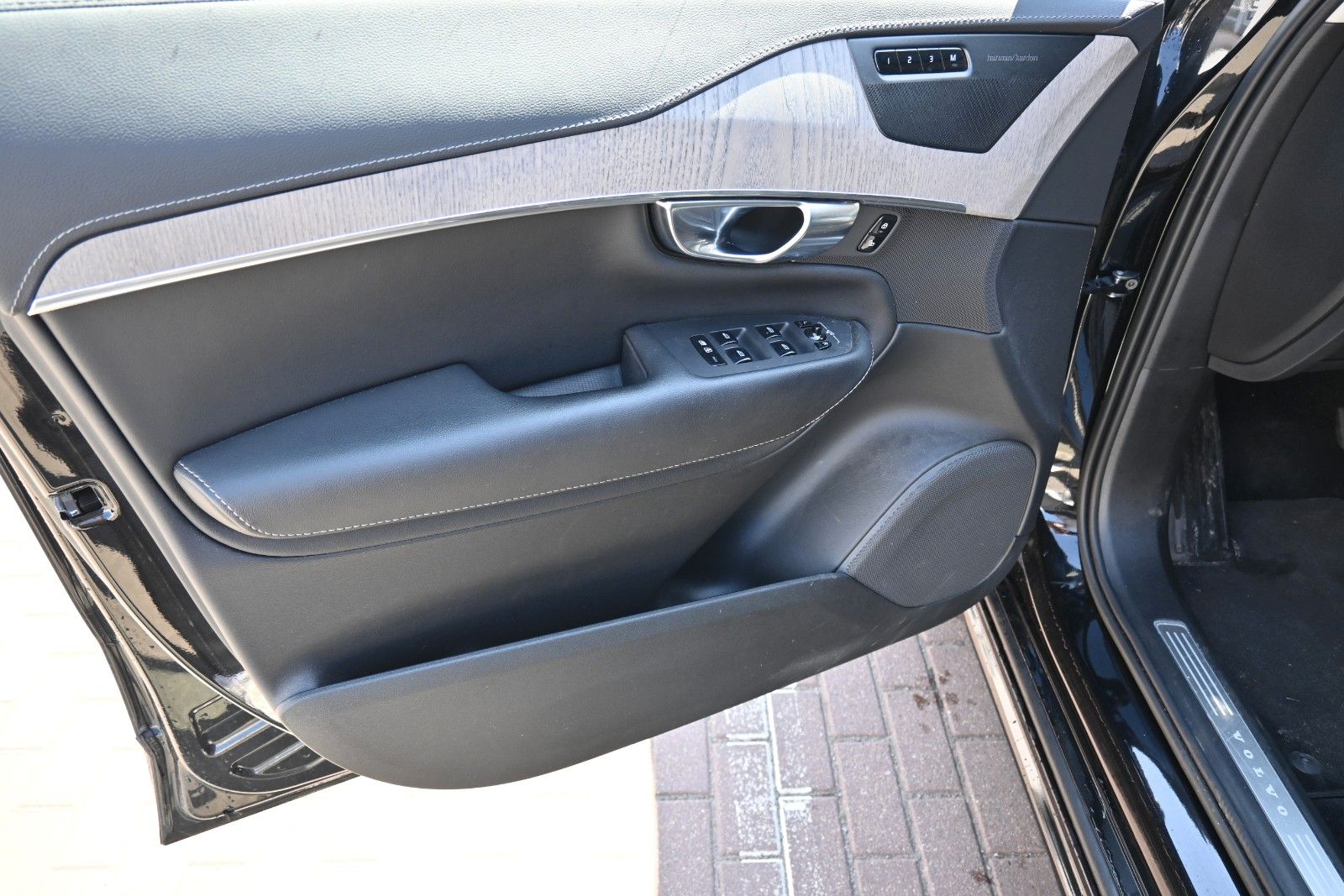 Fahrzeugabbildung Volvo XC90 D5 Ultimate Bright AWD*MASS*LUFT*AHK*PANO*