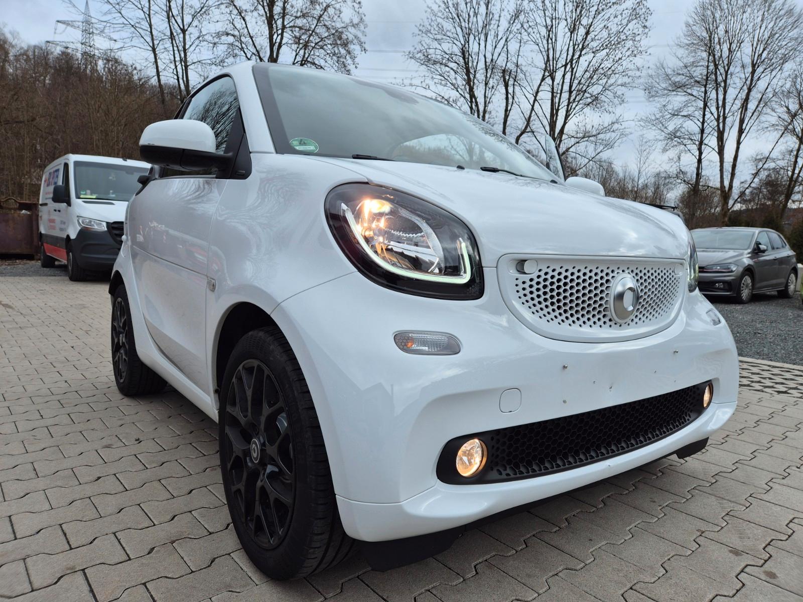 Smart ForTwo fortwo coupe * KLIMA+NAVI+PANORAMA+ALU *