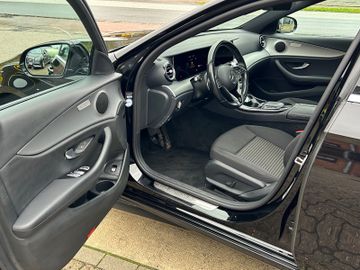 Bild 16 Mercedes-Benz E 300 de 4Matic Avantgarde AHK