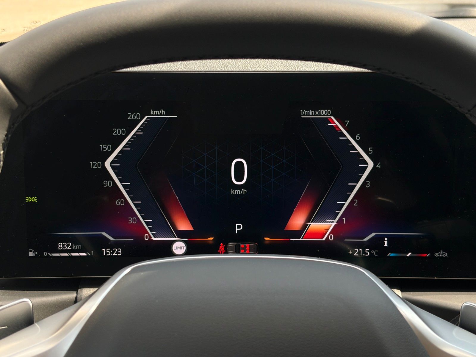 Fahrzeugabbildung BMW 318i Touring 3Z-Klima Kamera Tempomat Alarm SHZ