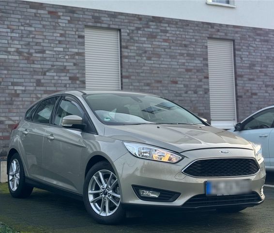 Ford Focus Ecoo Boost 1 Hand 18000 km Neue...