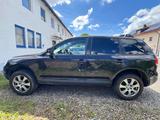 Volkswagen Touareg V6 TDI BI-XENON AHK 4x SHZ TEMPOMAT - Volkswagen Touareg aus 2005: V6 TDI