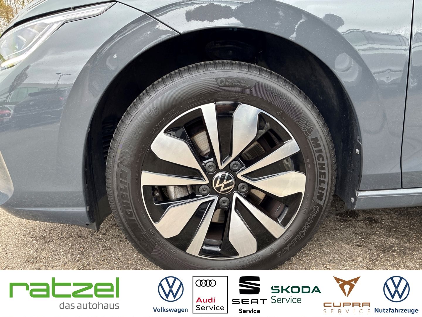 Fahrzeugabbildung Volkswagen Golf Variant 1.5 TSI Goal Navi vorb.Digitales Co