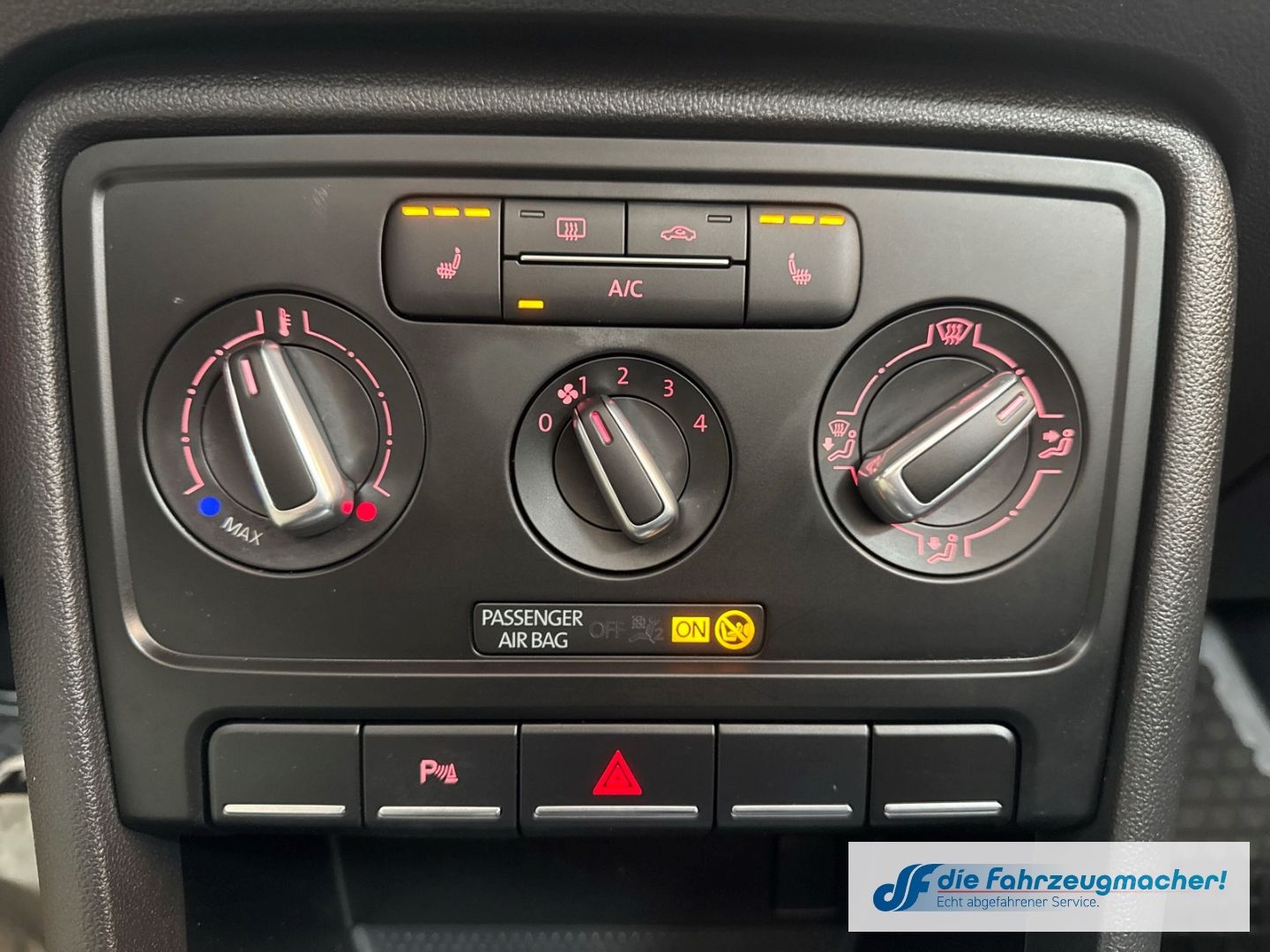 Fahrzeugabbildung Volkswagen Beetle Cabriolet Design 1,4 DSG Leder Sperrdiff.