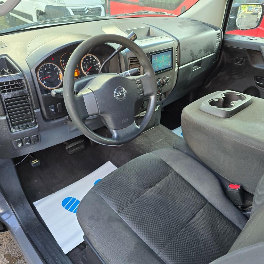 Nissan Titan 2011 — photo 10