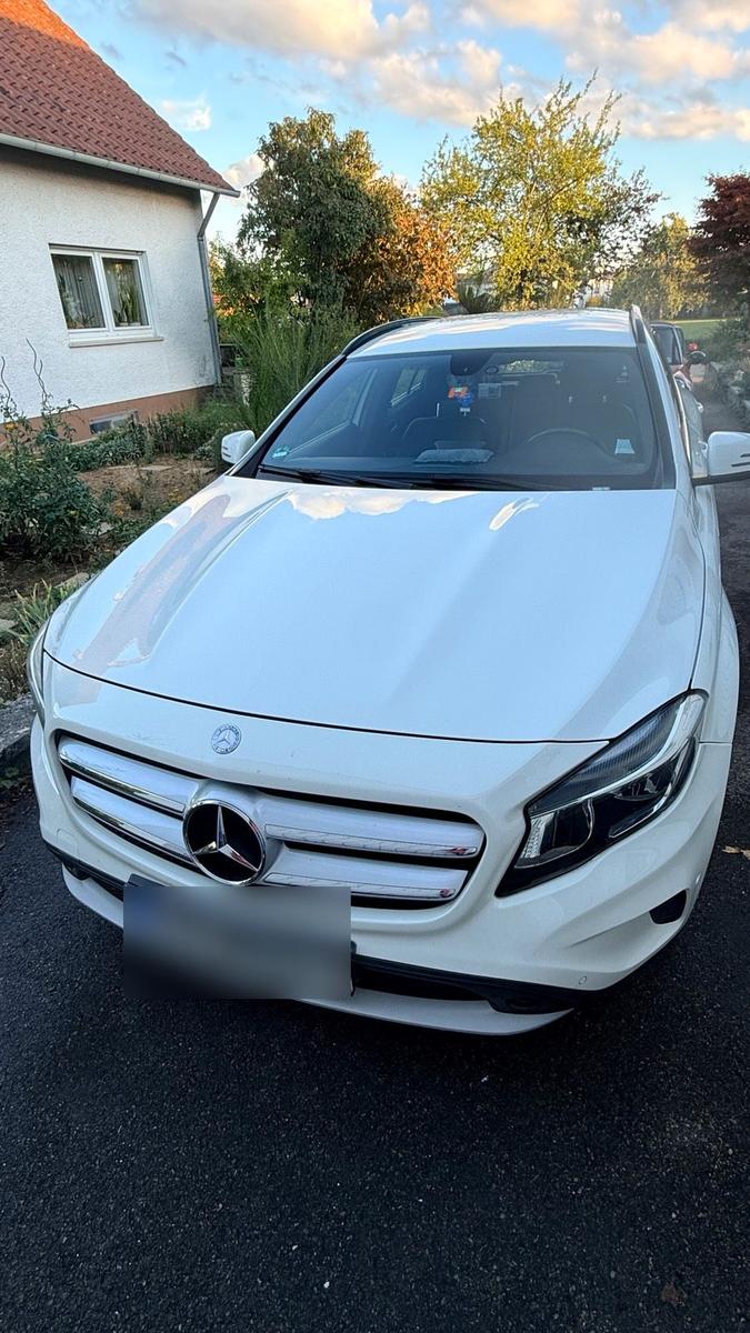 Mercedes-Benz GLA 200
