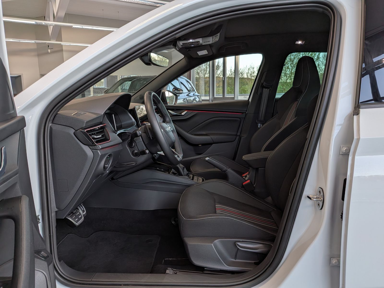 Fahrzeugabbildung SKODA Kamiq 1.5 TSI DSG Monte Carlo Pano Matrix 5J.GAR