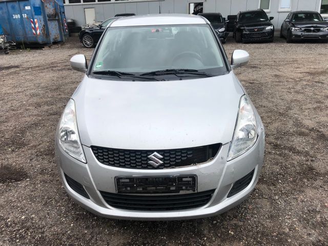 Suzuki Swift Basic leichter Frontschaden