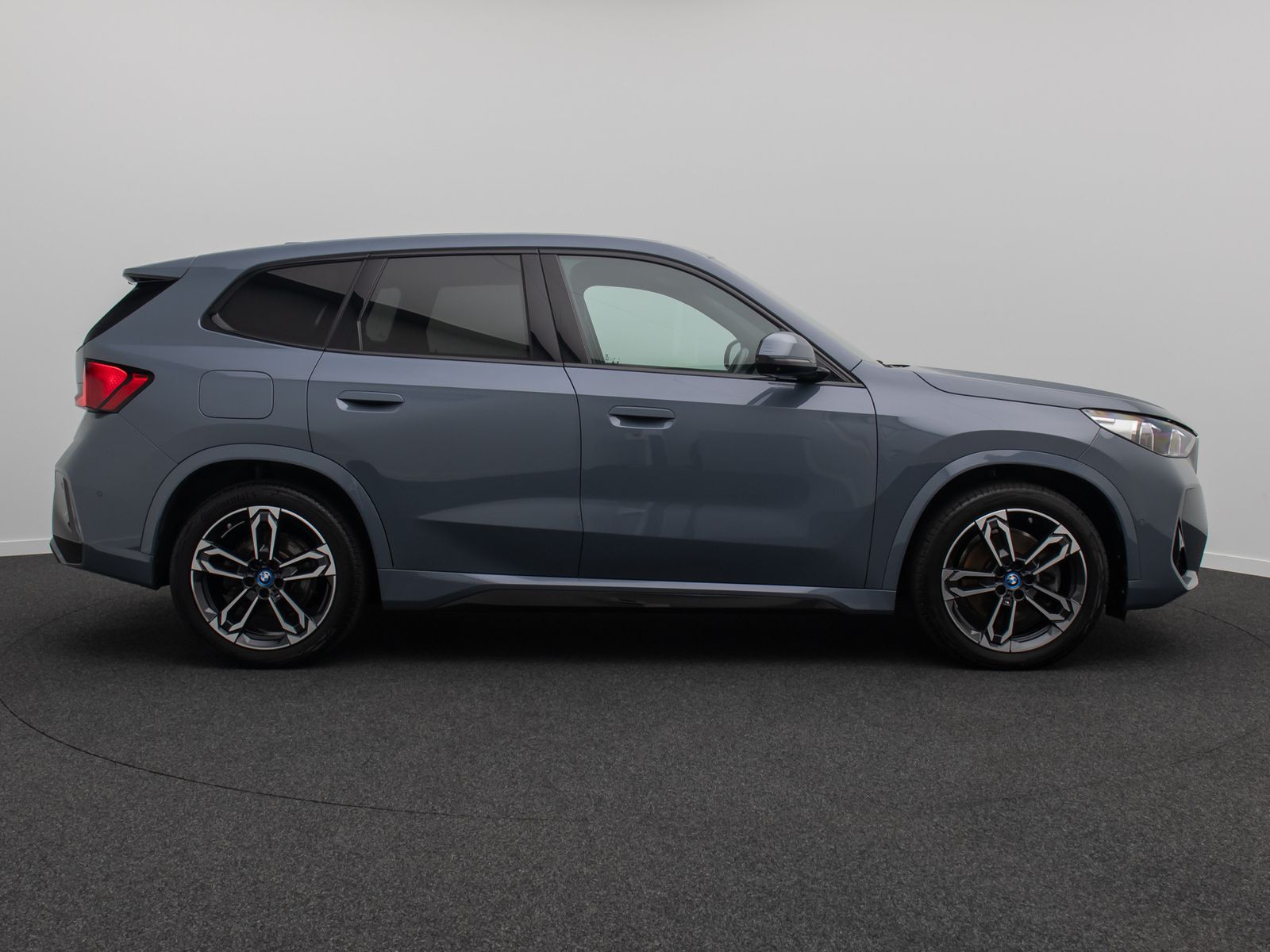Fahrzeugabbildung BMW iX1 xD30 MSport Panorama 360&deg;HUD DAB Komfort 19"