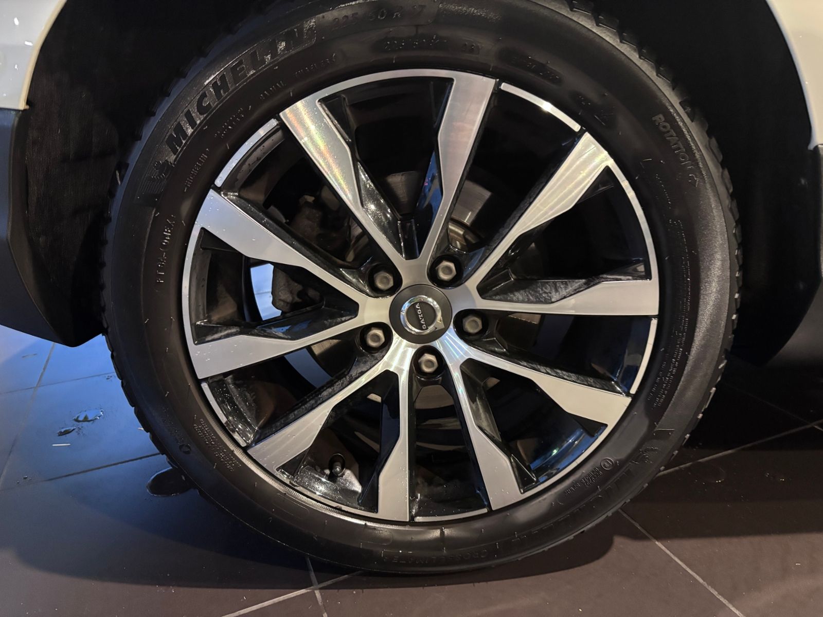 Fahrzeugabbildung Volvo V40  Cross Country Plus KLIMA LED NAVI ALU