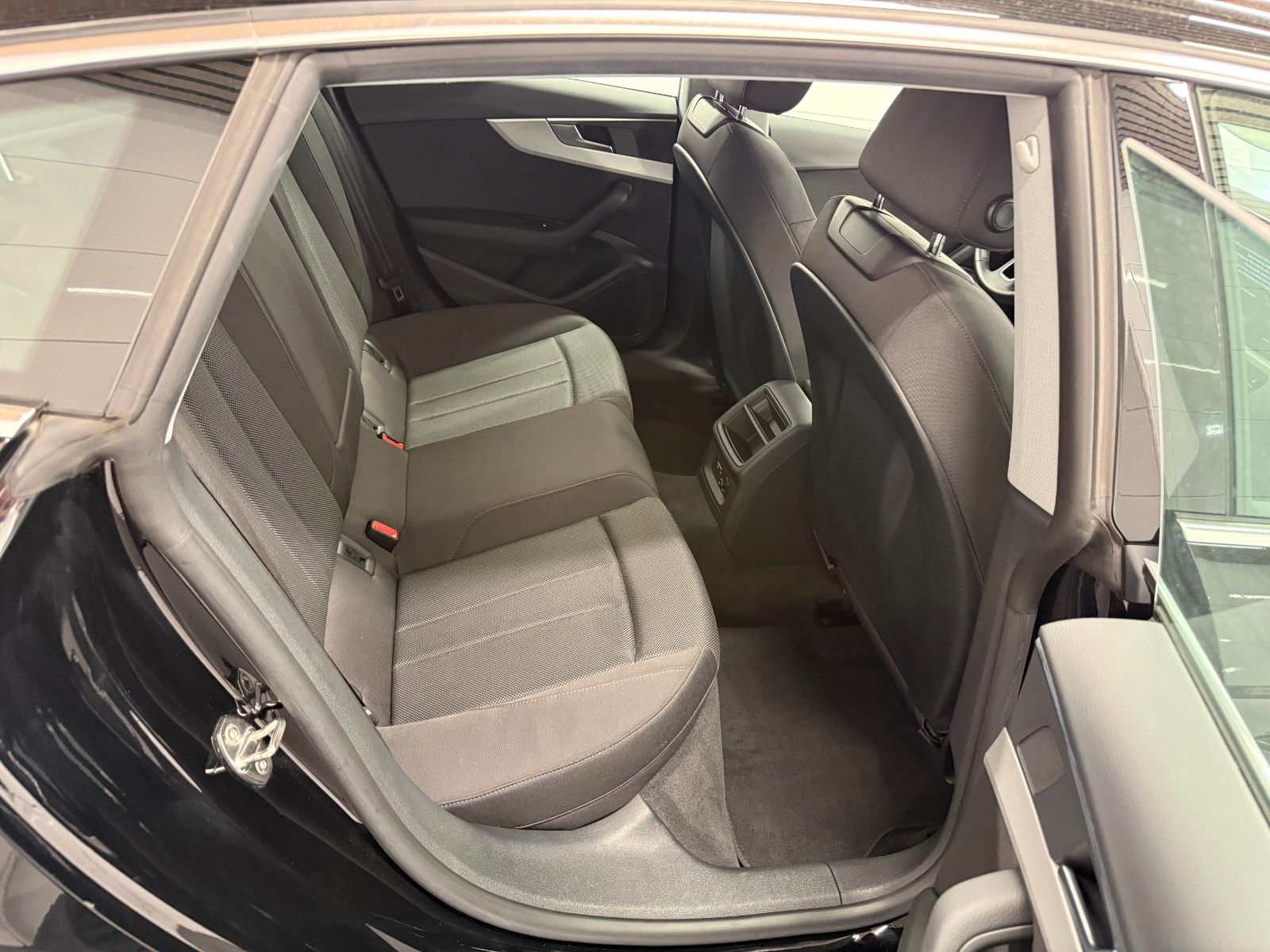Audi A5 Sportback 35 TFSI 2.0 S-tronic/LED/Navi/Apple foto 13
