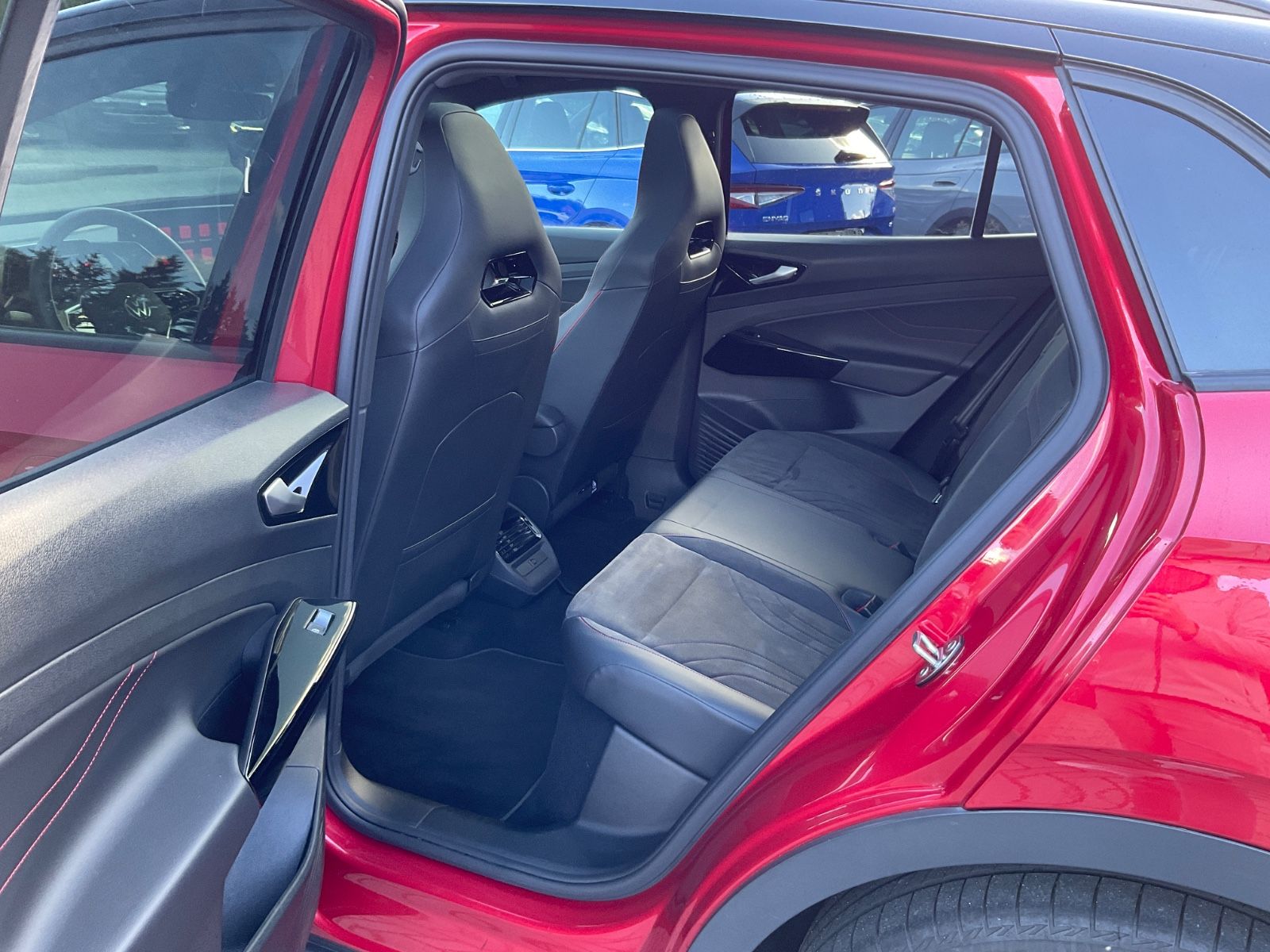 Fahrzeugabbildung Volkswagen ID.4 GTX 82 kWh 4M,Panorama,AHK,Navi,Kamera