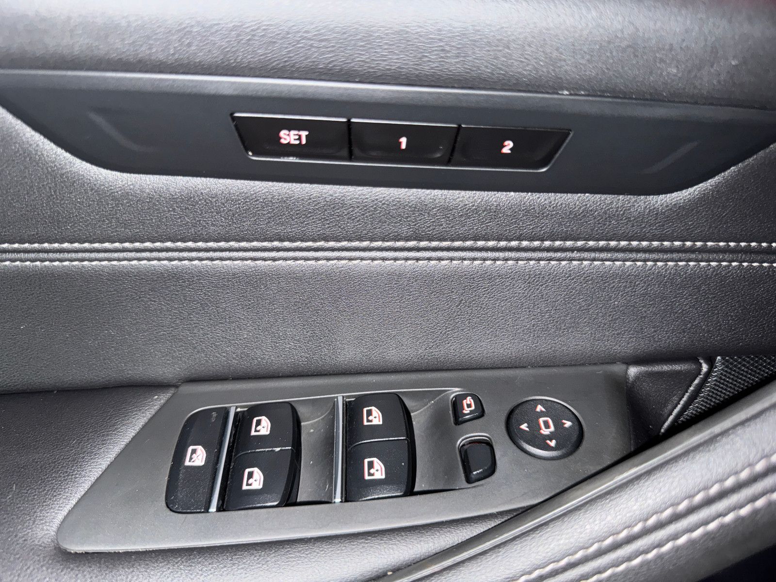 Fahrzeugabbildung BMW 520 d T LUXURY LINE HUD PANORAMA LASER VOLL