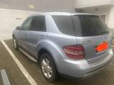 Mercedes-Benz ML 350 4MATIC - - blaue Mercedes-Benz ML-Klasse