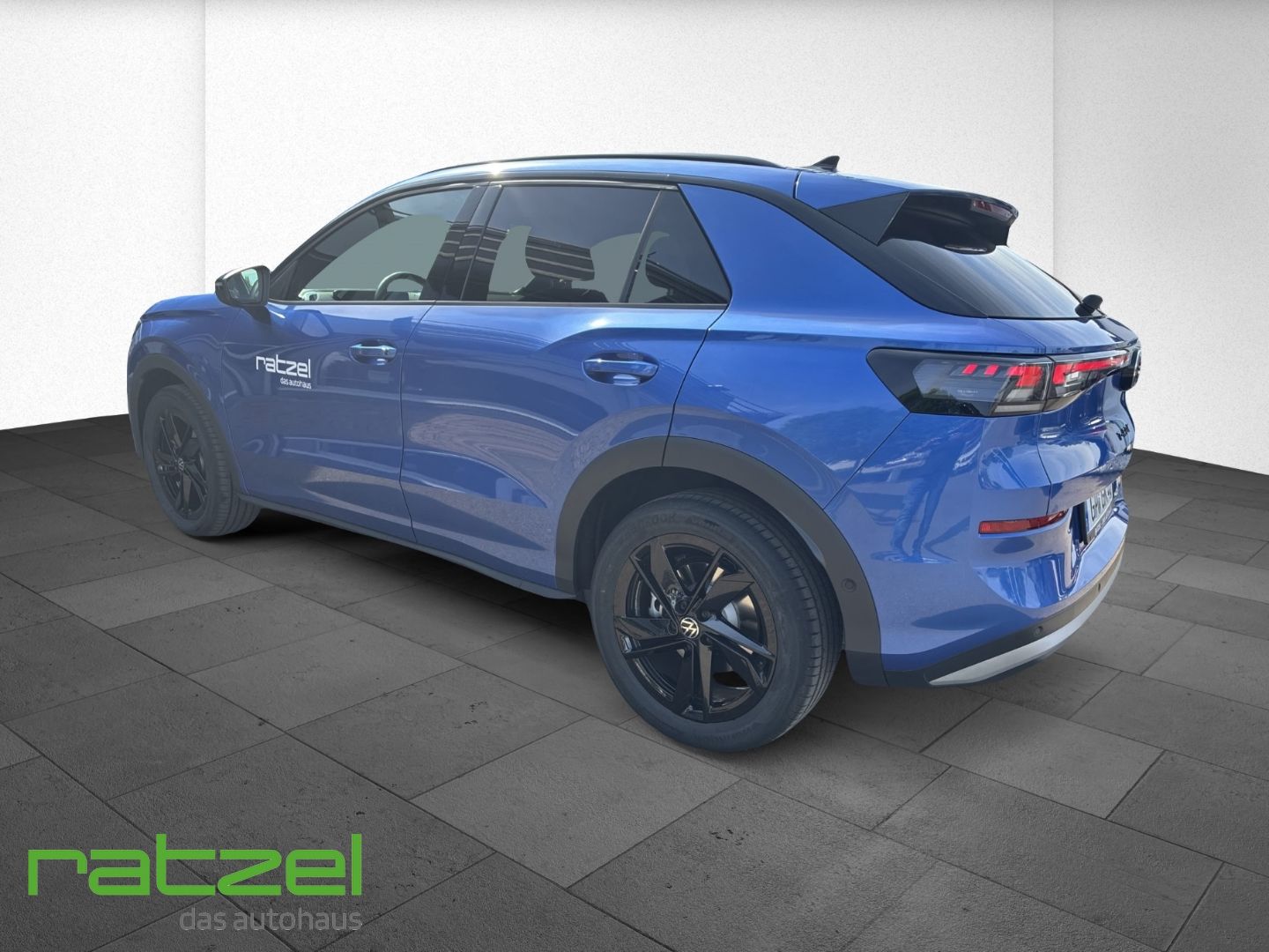 Fahrzeugabbildung Volkswagen T-Roc Style 1.5l eTSI DSG AHK+NAVI+IQ-Light