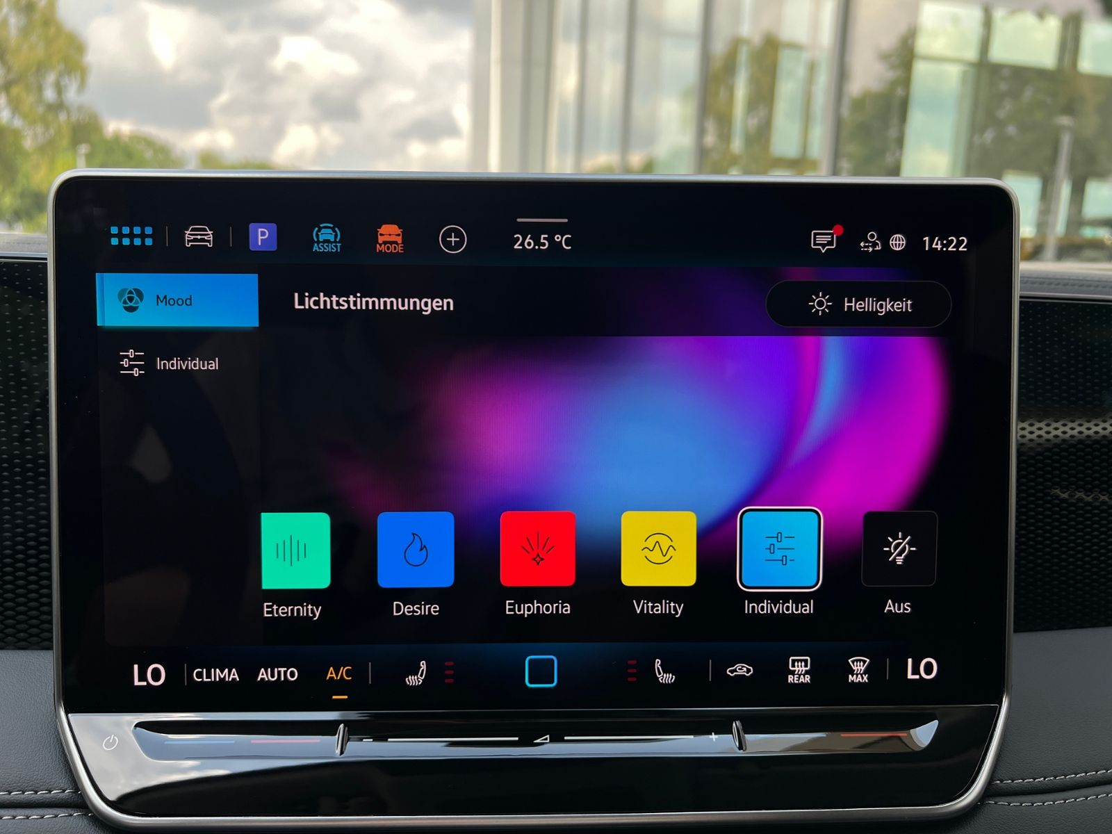 Fahrzeugabbildung Volkswagen Tiguan LIFE 1.5 eTSI DSG *AHK, LED Plus, Kamera,