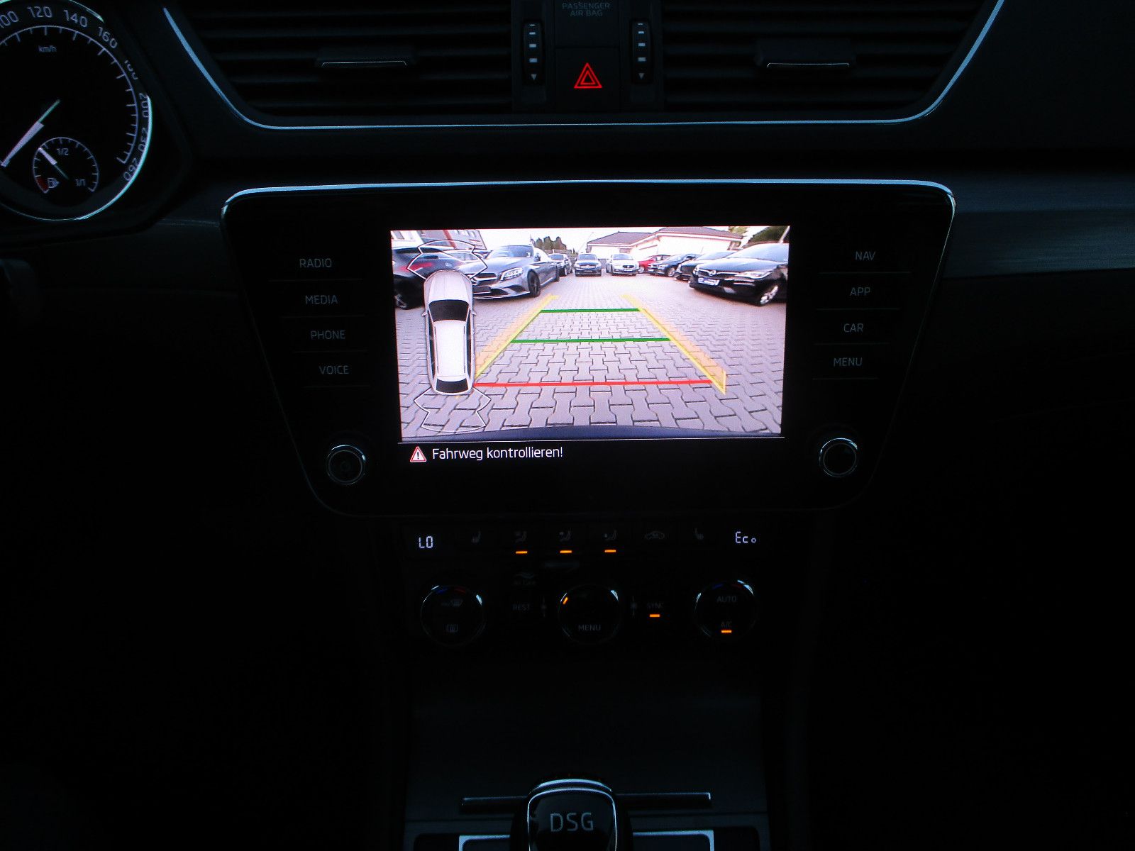 Skoda Superb 1.4 TSI iV NAVI KAMERA SPURH LED AHK PDC imagem 2