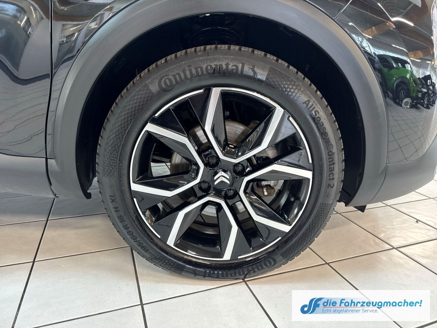 Fahrzeugabbildung Citroën C4 E- Shine HUD Navi 360 Kamera LED Apple CarPla