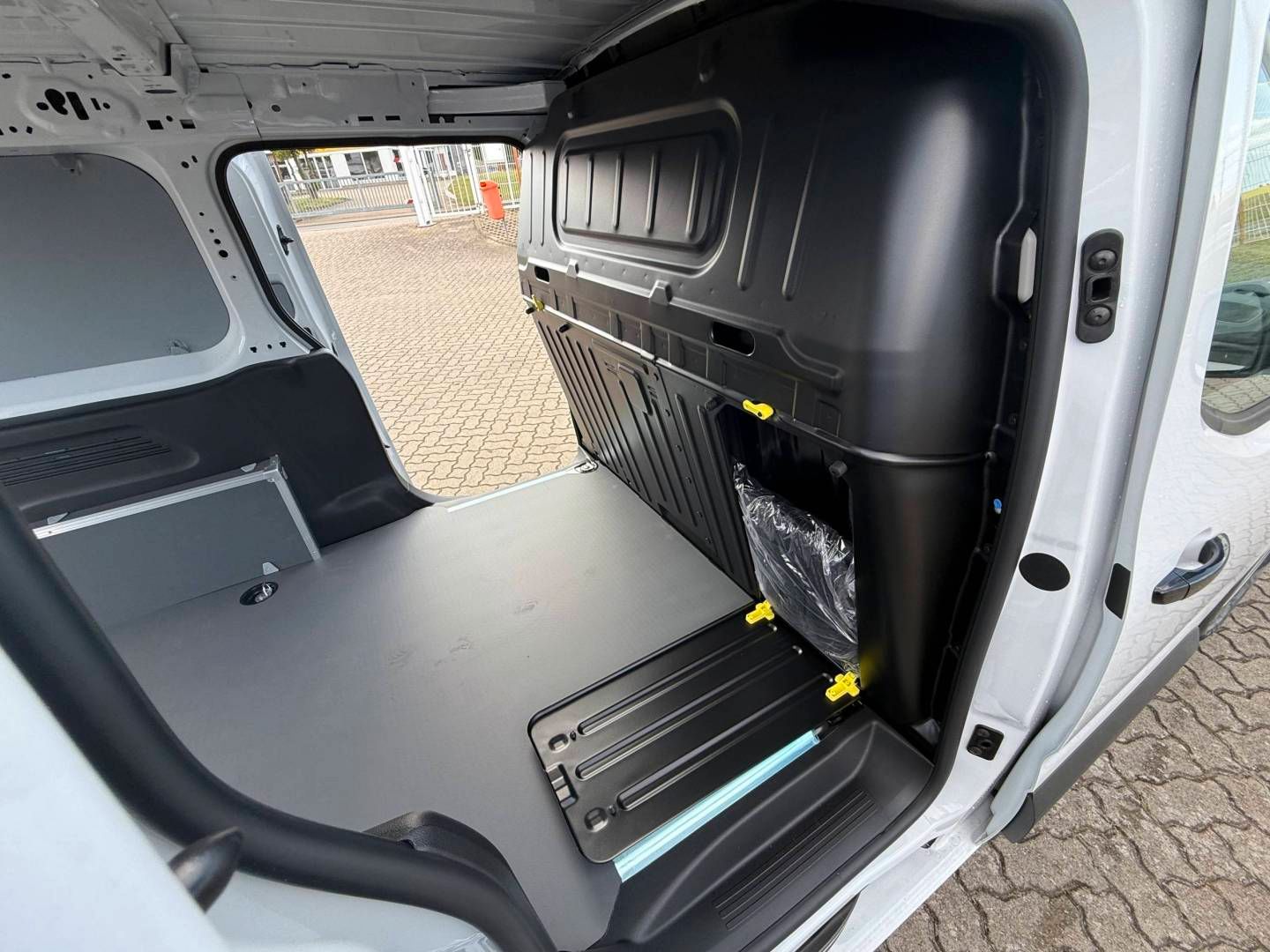 Fahrzeugabbildung Fiat E-Doblo L2 KAWA136 ELEKTRO