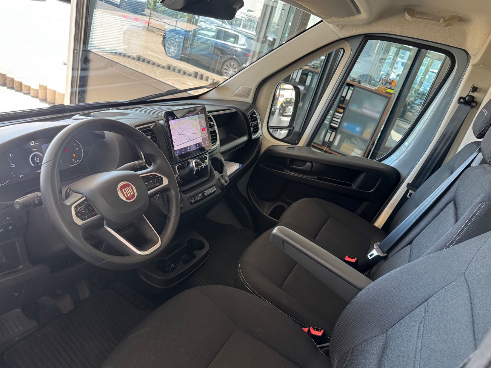 Fahrzeugabbildung Fiat Ducato L1H1 140 Multijet Flach/CarPlay/Navi/RCam