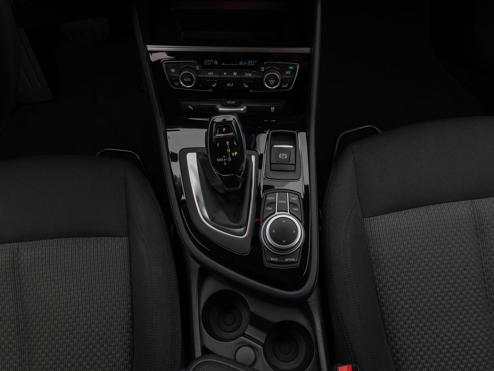 Fahrzeugabbildung BMW 218d Kamera Navi HiFi AHK LED Geschwindigkeitsre