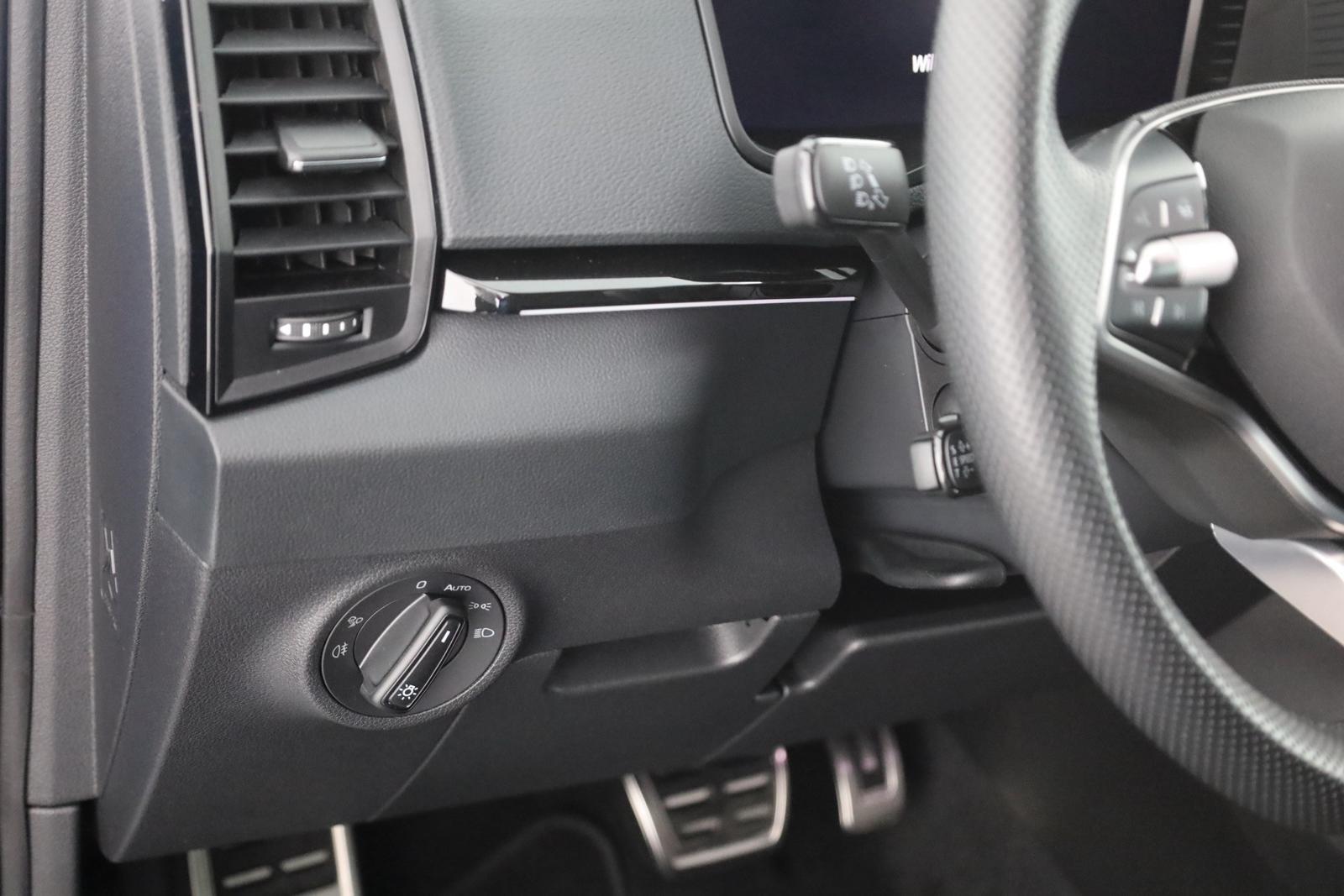 Skoda Karoq Sportline 2.0 TDI DSG Matrix ACC AHK Pano, миниатюра 22