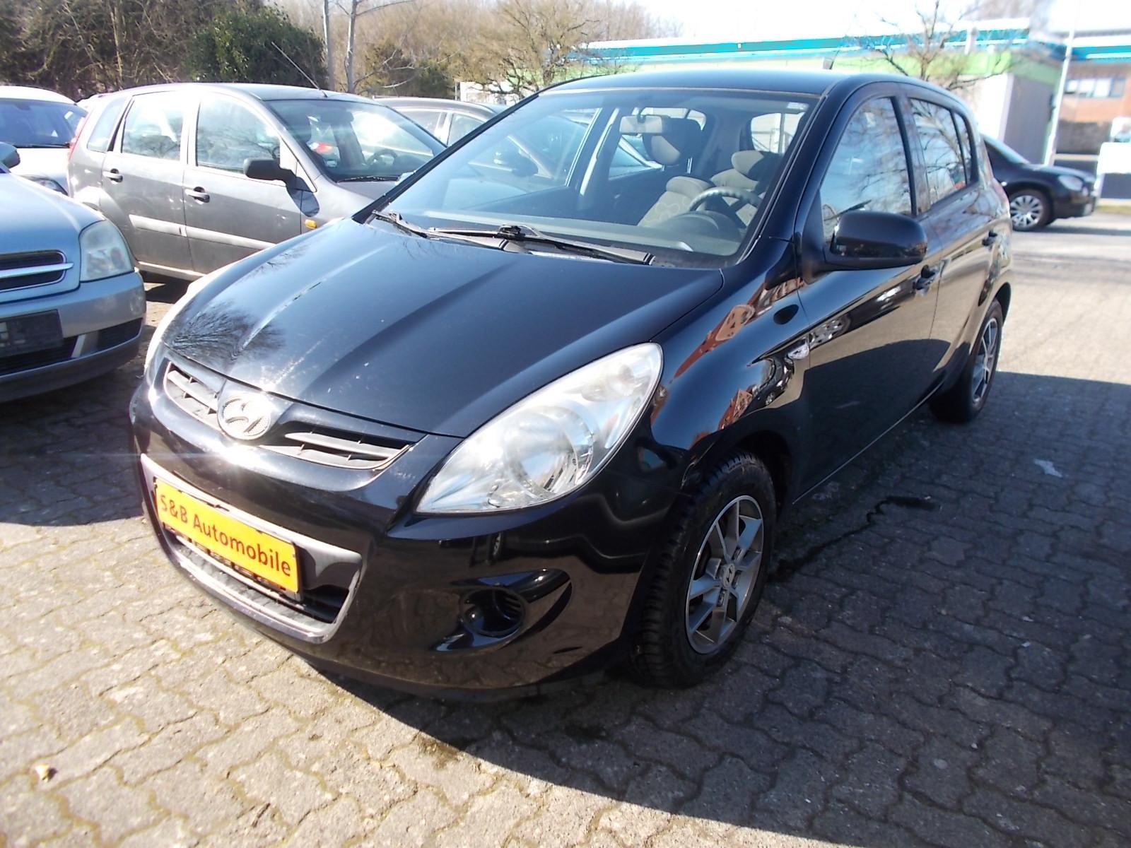 Hyundai i20 FIFA WM Edition WENIG KM TÜV NEU