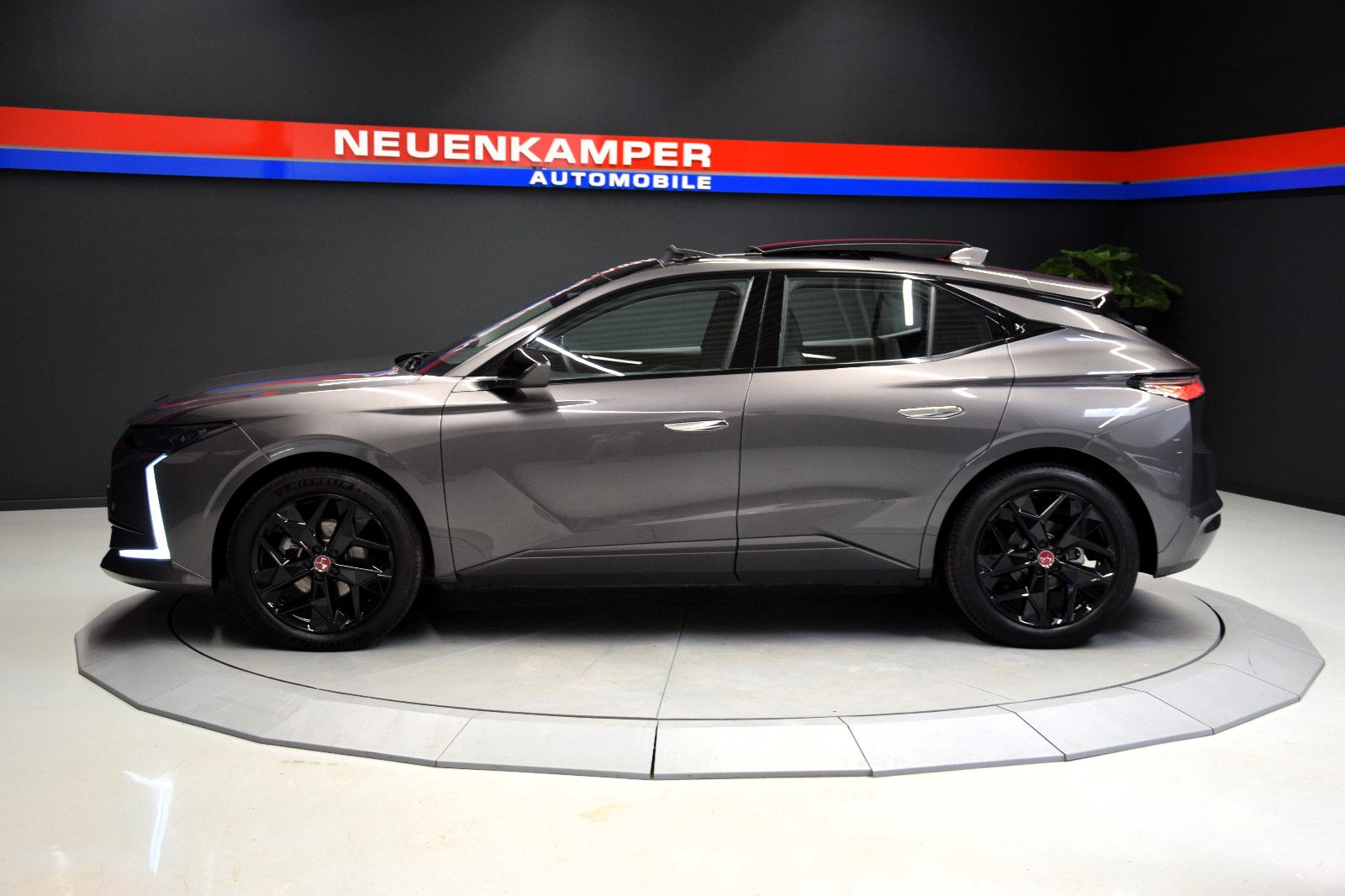 Fahrzeugabbildung DS Automobiles DS4 Performance Line Pano Sitzheizung