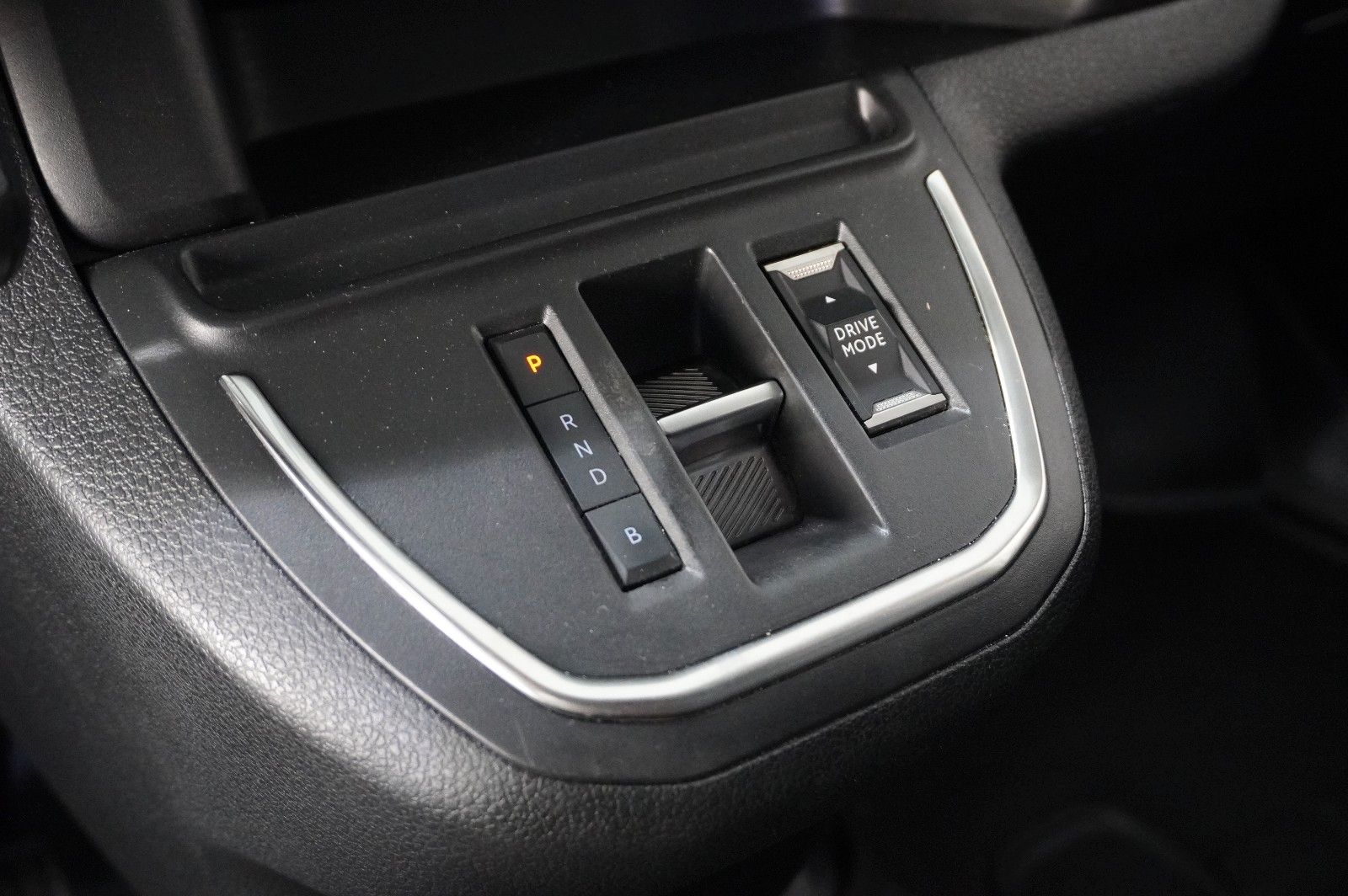 Fahrzeugabbildung Opel Vivaro-e Cargo Edition "M" KLIMA/PDC/TEMP./USB