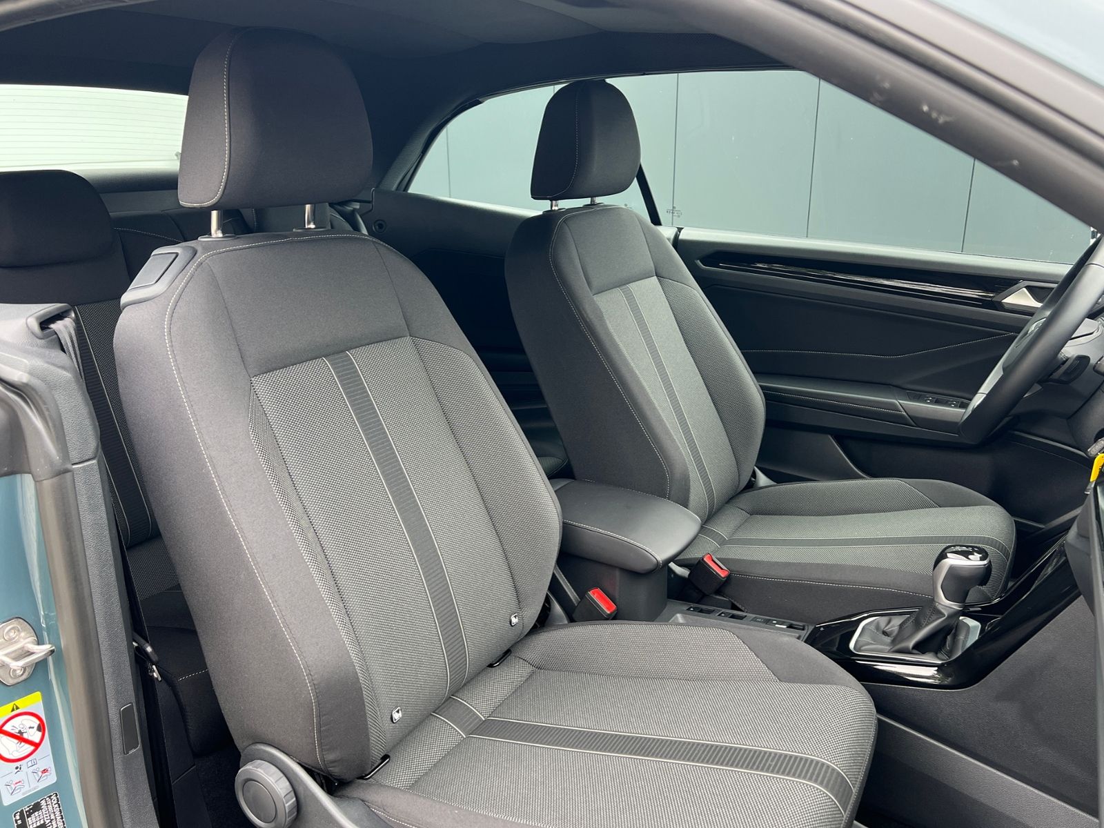 Fahrzeugabbildung Volkswagen T-Roc Cabriolet 1.5 TSI DSG *AHK, LED, Black Sty