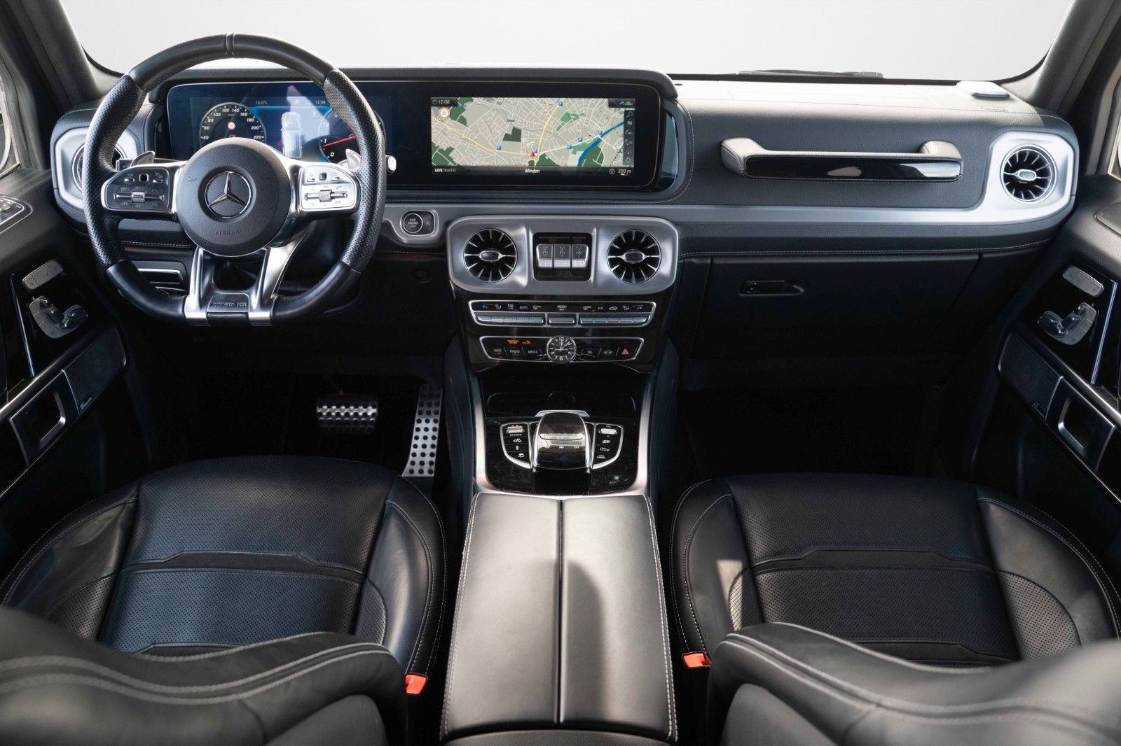 Fahrzeugabbildung Mercedes-Benz G 63 AMG MATT 8FACH GARANTIE AHK BURMESTER 360°