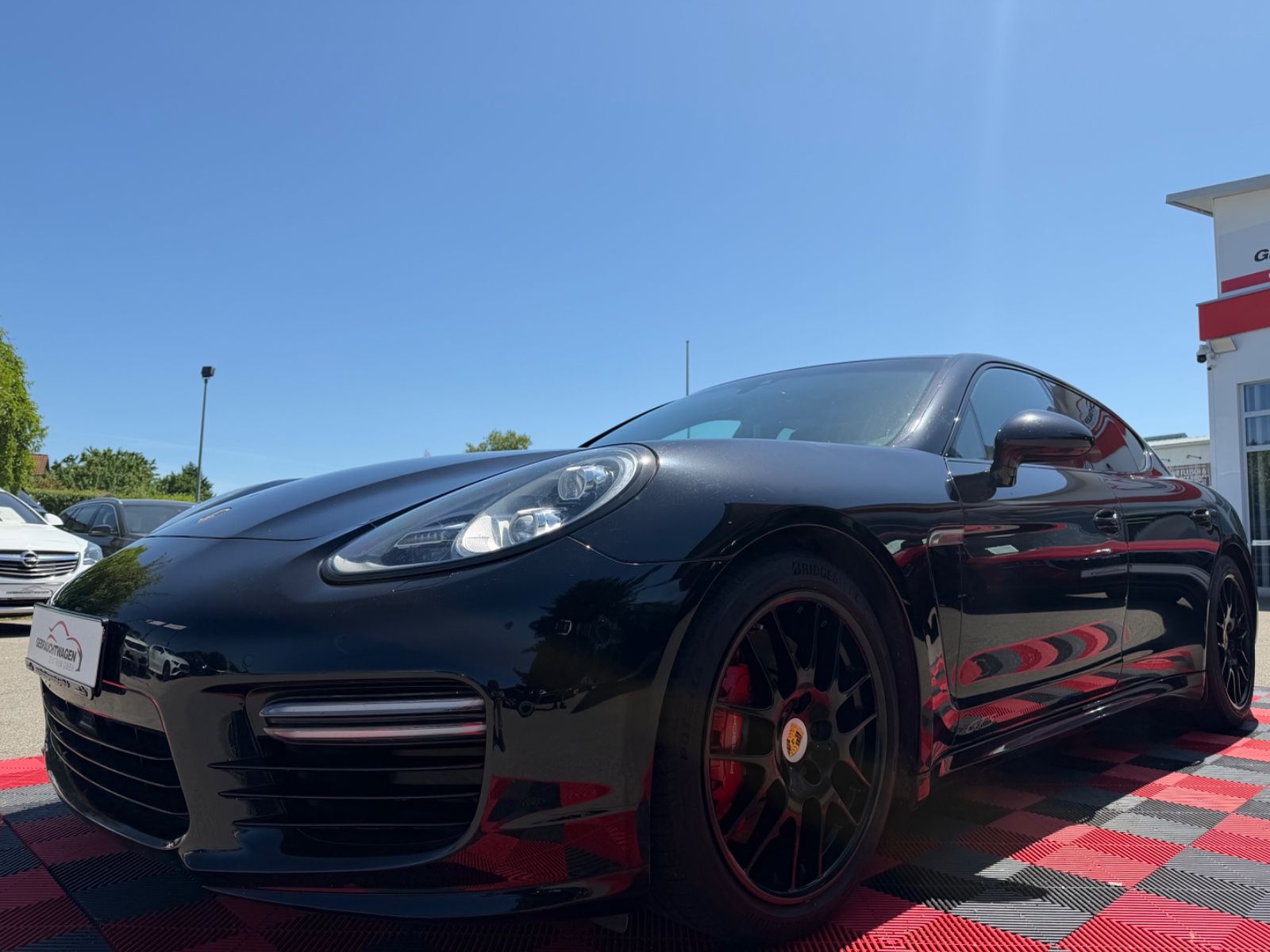 PORSCHE Panamera