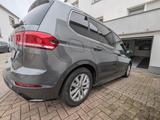 Volkswagen Touran 2.0 TDI 140kW DSG R-Line - Volkswagen Touran mit Diesel-Antrieb: Standheizung