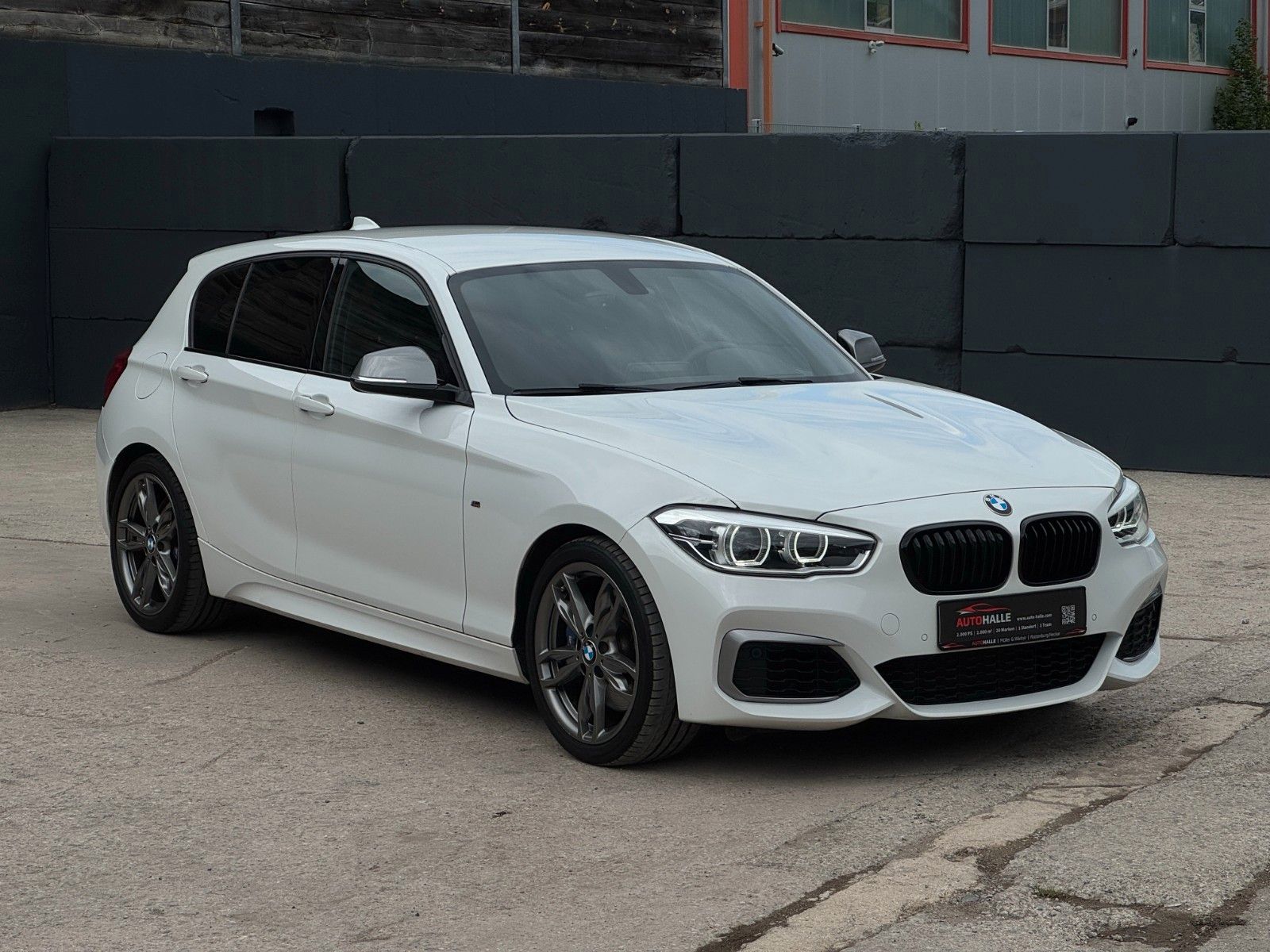 Fahrzeugabbildung BMW M140i Aero REMUS HIFI PDC KZG Keyless Alcantara