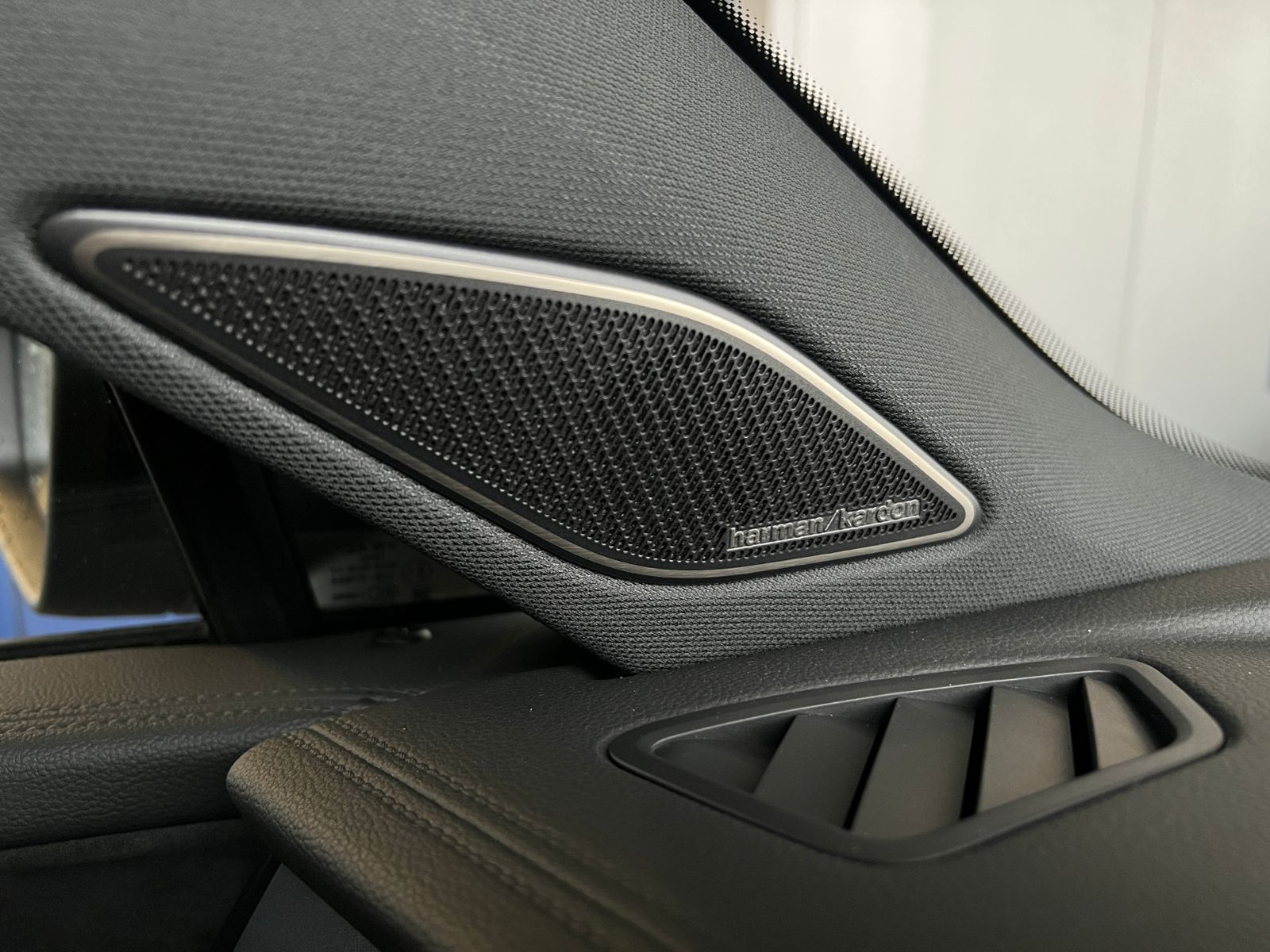 Fahrzeugabbildung Volkswagen Tayron R-Line 2.0 TDI DSG 4MOTION *AHK, IQ.Light