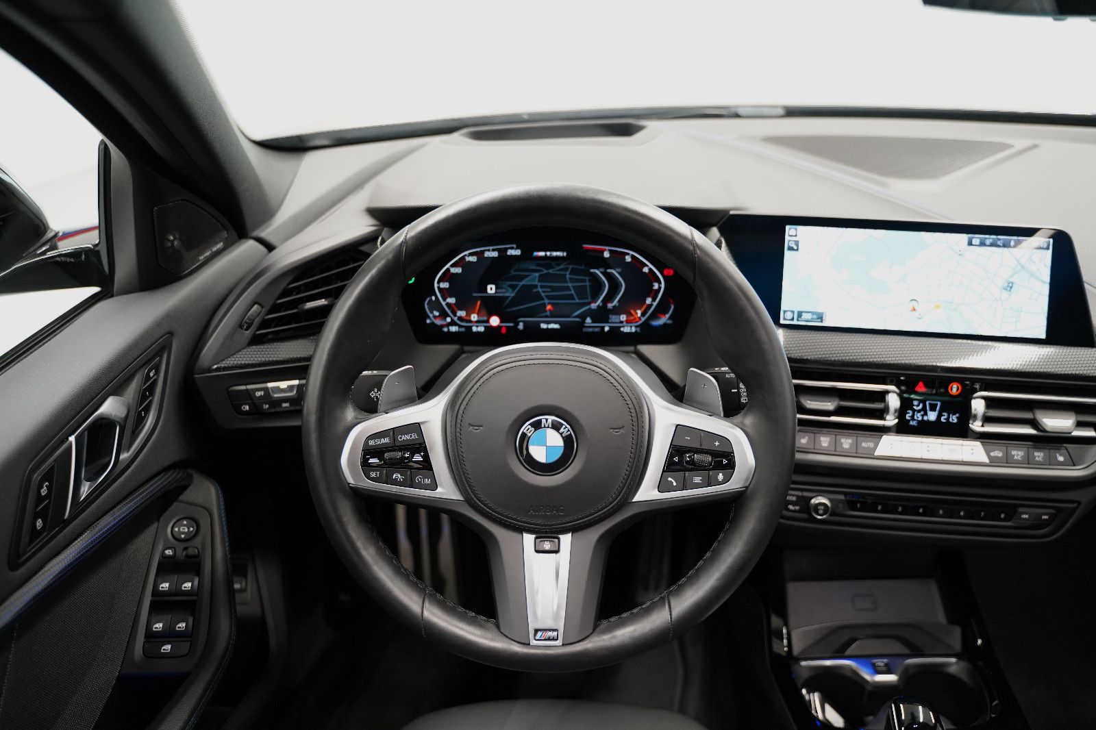 Fahrzeugabbildung BMW M135i xDrive LED Panorama ACC harman/kardon HuD