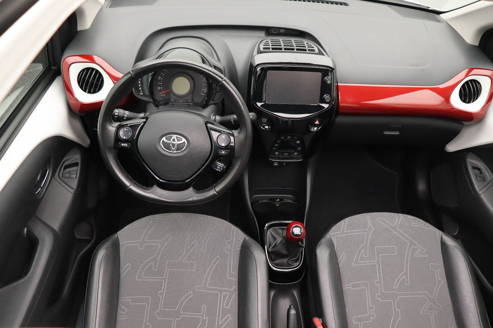 Fahrzeugabbildung Toyota Aygo 1.0 x-wave TEMPO KAMERA