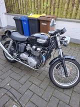 Triumph Thruxton 900 - TRIUMPH THRUXTON 900