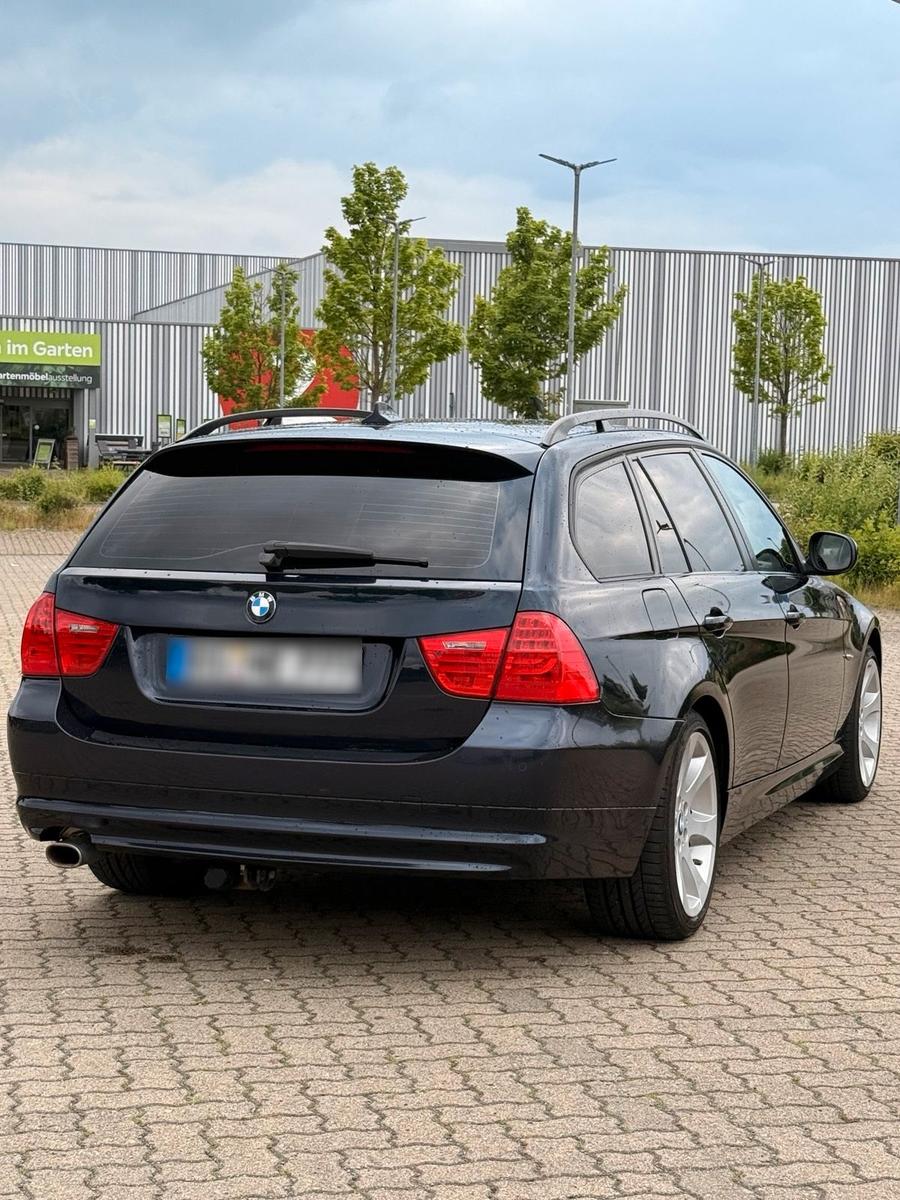 BMW 320 2009 — photo 11