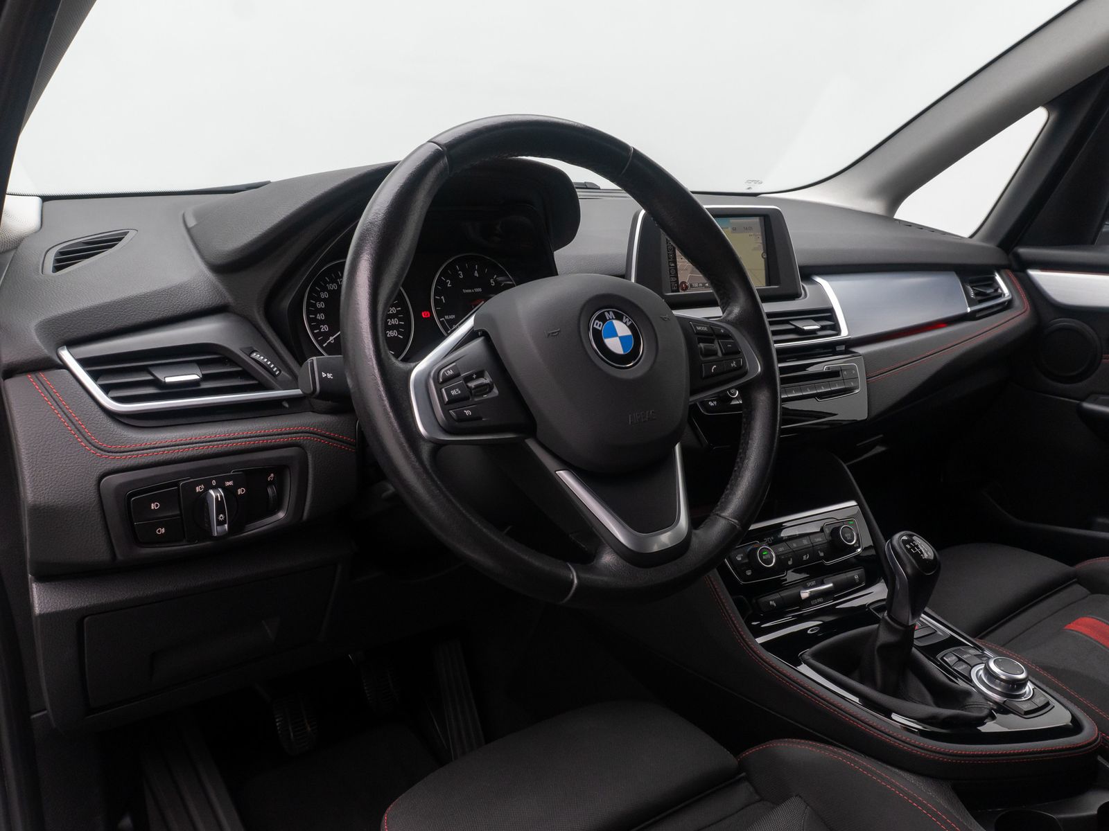 Fahrzeugabbildung BMW 218i Active Tourer Sport Line ParkAssis Navi LED