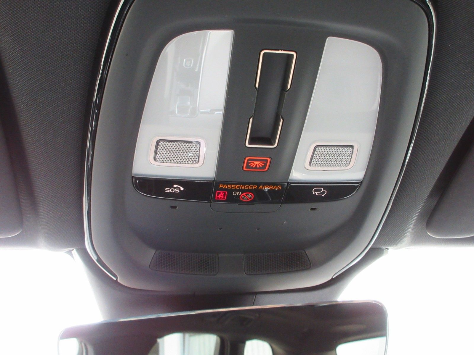 Fahrzeugabbildung Volvo XC 60 B5 Plus Dark AWD