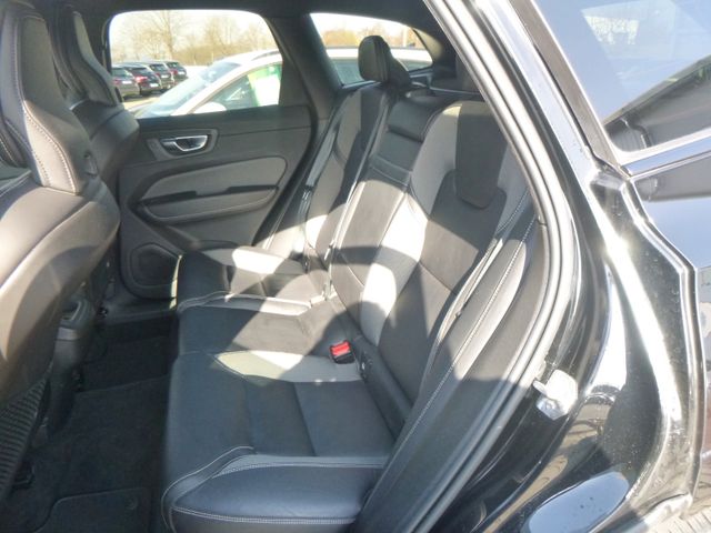 Fahrzeugabbildung Volvo XC60 R Design 2WD >AUT/AHK/LED/KAM/PDC<
