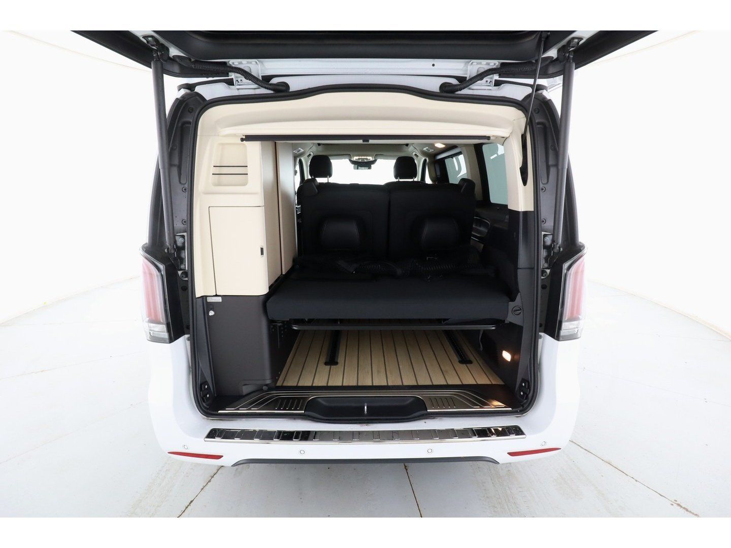 Fahrzeugabbildung Mercedes-Benz Marco Polo 220 d AMG Markise AIRMATIC Küche AHK