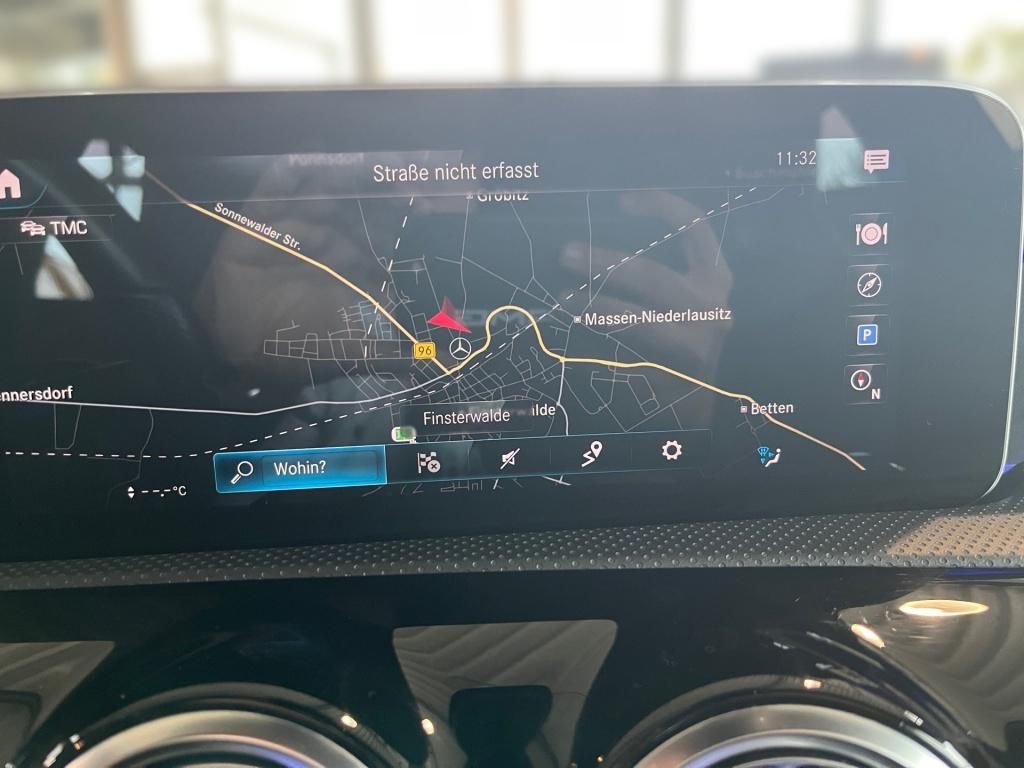 Fahrzeugabbildung Mercedes-Benz CLA 200 SB AMG Navi LED SHZ Sport Ambie. SpurH